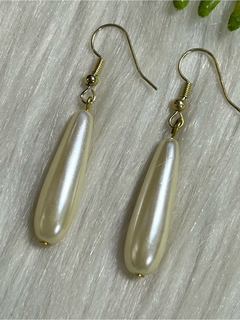 Faux pearl tear drop dangle earrings